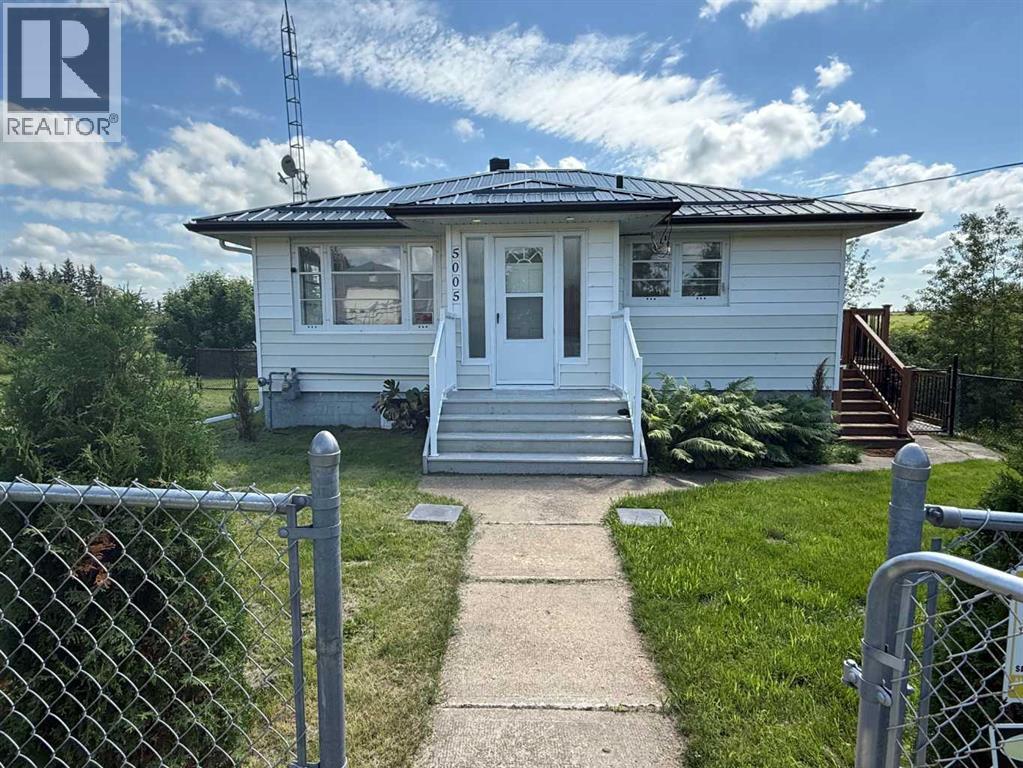 5005 47 Avenue Property Photo 5