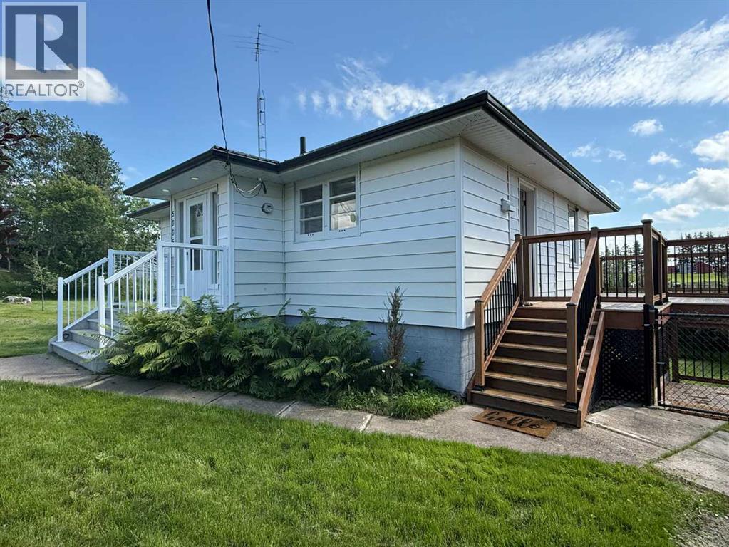 5005 47 Avenue Property Photo 6