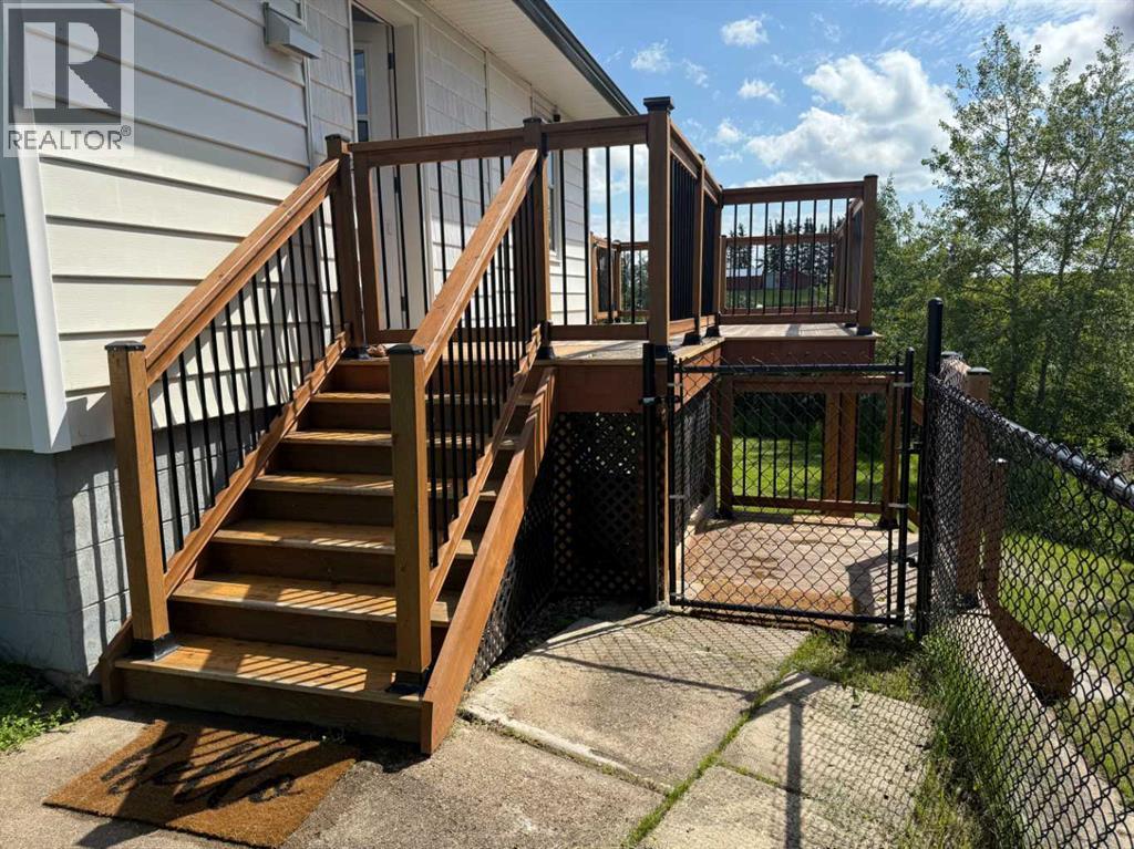 5005 47 Avenue Property Photo 7
