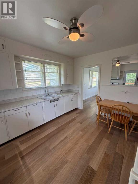 5005 47 Avenue Property Photo 16