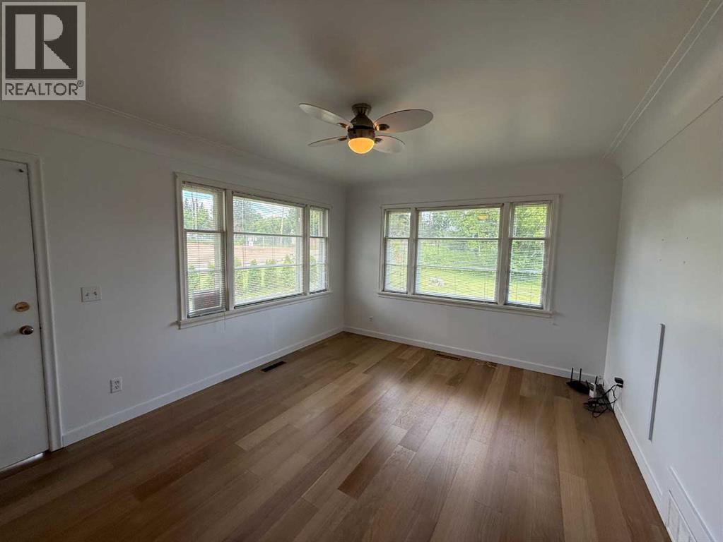 5005 47 Avenue Property Photo 25