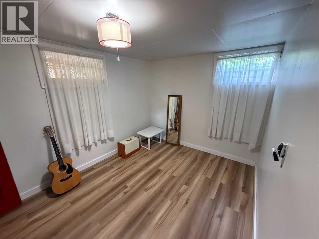5005 47 Avenue Property Photo 38