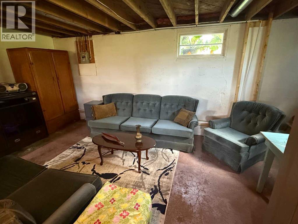 5005 47 Avenue Property Photo 40