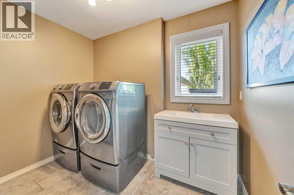 7416 29 Street Property Photo 16