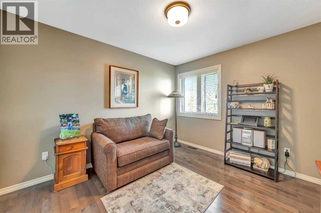 7416 29 Street Property Photo 24