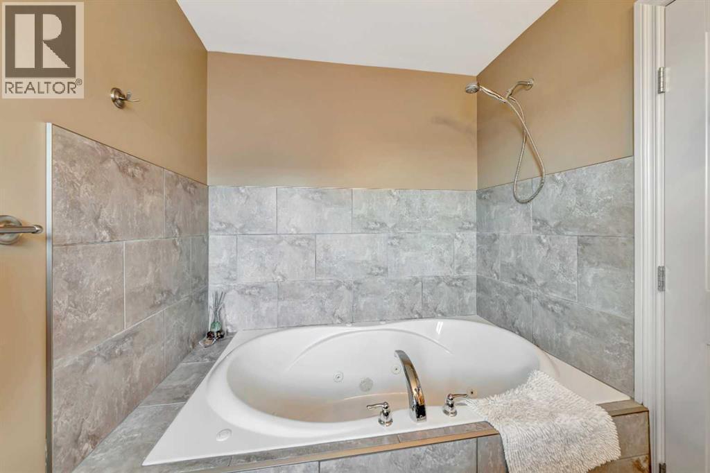 7416 29 Street Property Photo 30