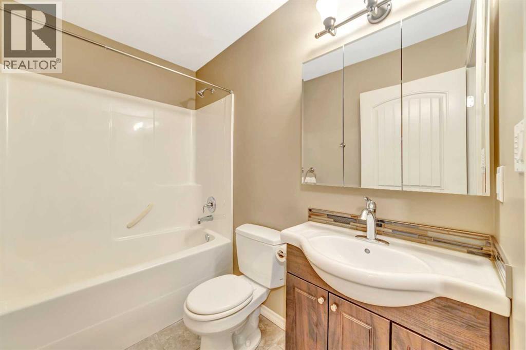 7416 29 Street Property Photo 36