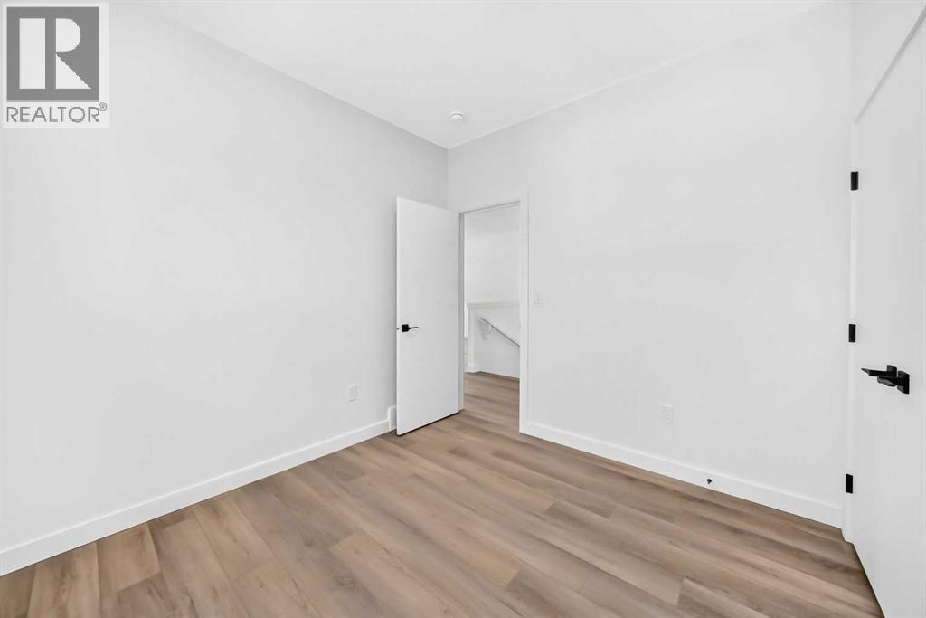 121 Aztec Crescent Property Photo 24