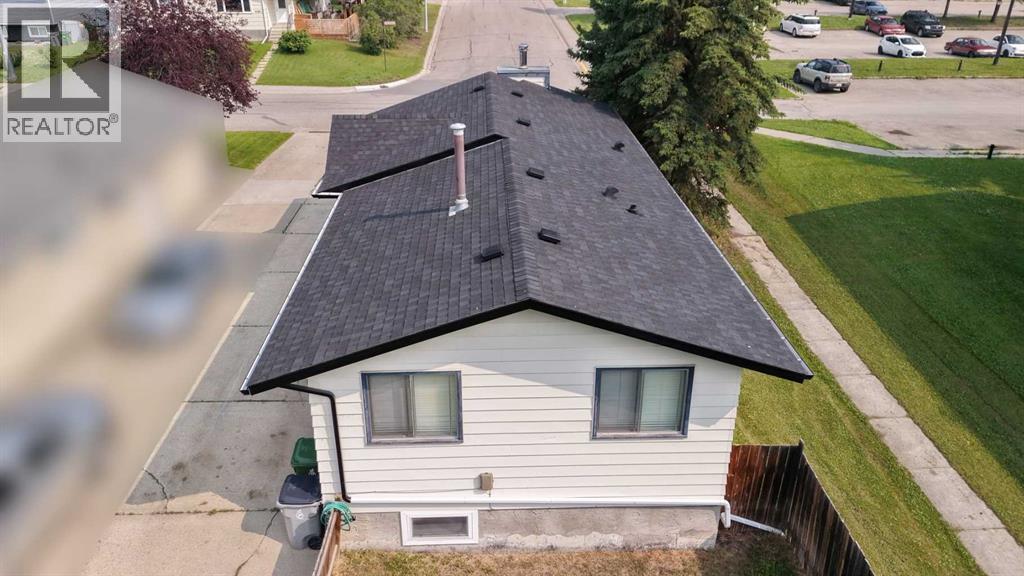 5701 9 Avenue Property Photo 2