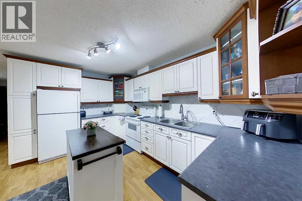 5701 9 Avenue Property Photo 9