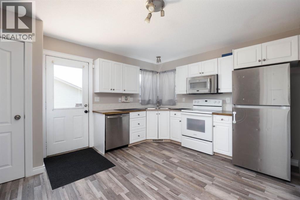632 Athabasca Avenue Property Photo 7