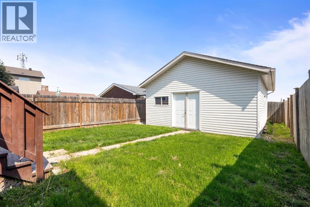 632 Athabasca Avenue Property Photo 28