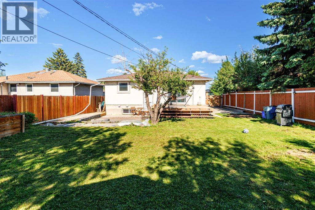 1831 43 Street Se Property Photo 6