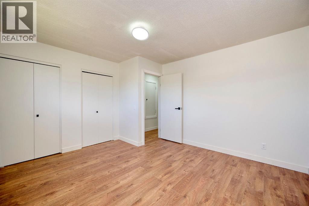 1176 Penrith Crescent Se Property Photo 13