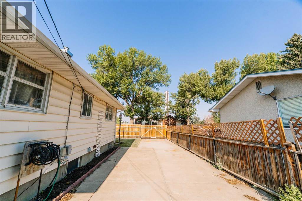 2305 7 Avenue N Property Photo 26