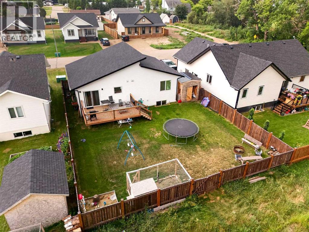 10502 105 Ave Property Photo 4