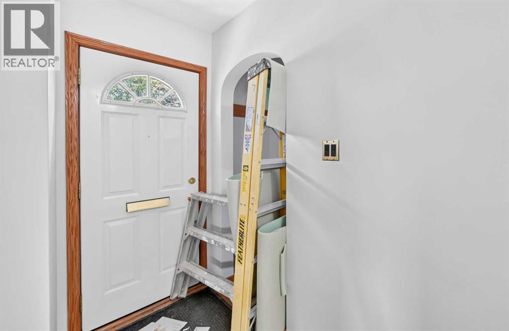 1701 32 Street Sw Property Photo 5