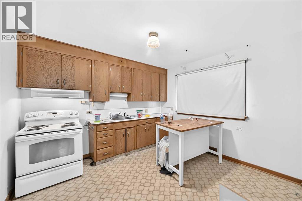 1701 32 Street Sw Property Photo 6