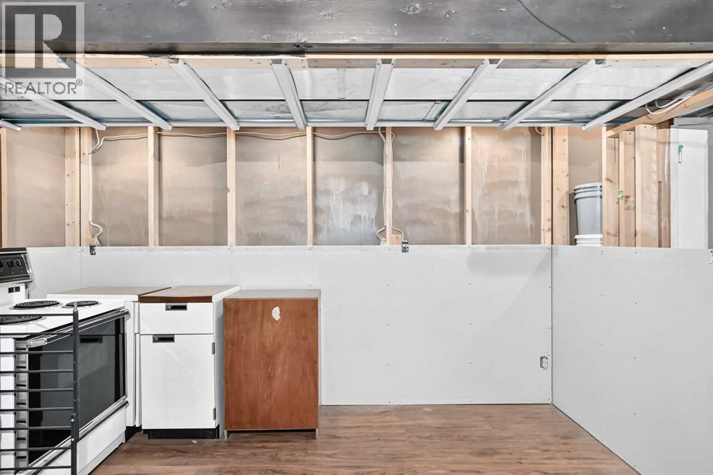 1701 32 Street Sw Property Photo 29