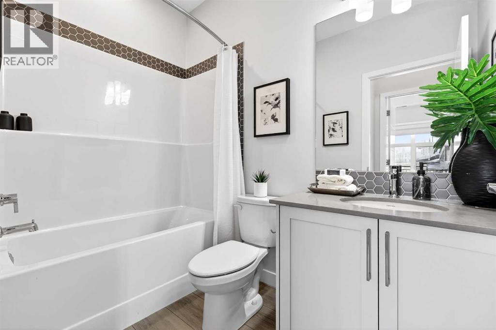 255 Les Jardins Park Southeast Property Photo 16