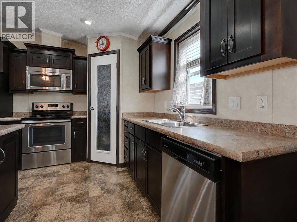 10615 88 Street Property Photo 3
