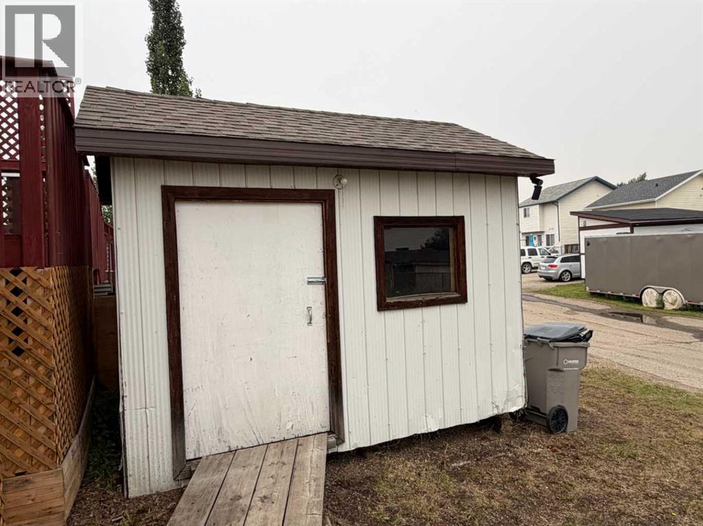 7213 105 Street Property Photo 3