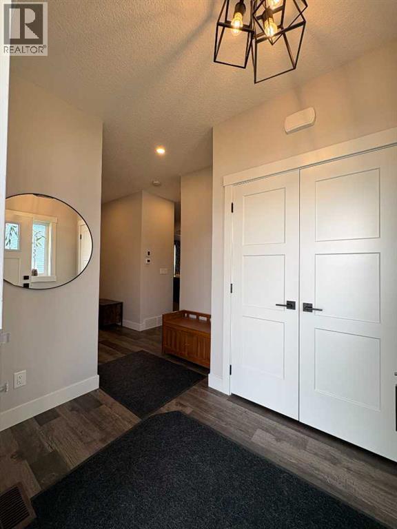 27 Gardner Close Property Photo 2