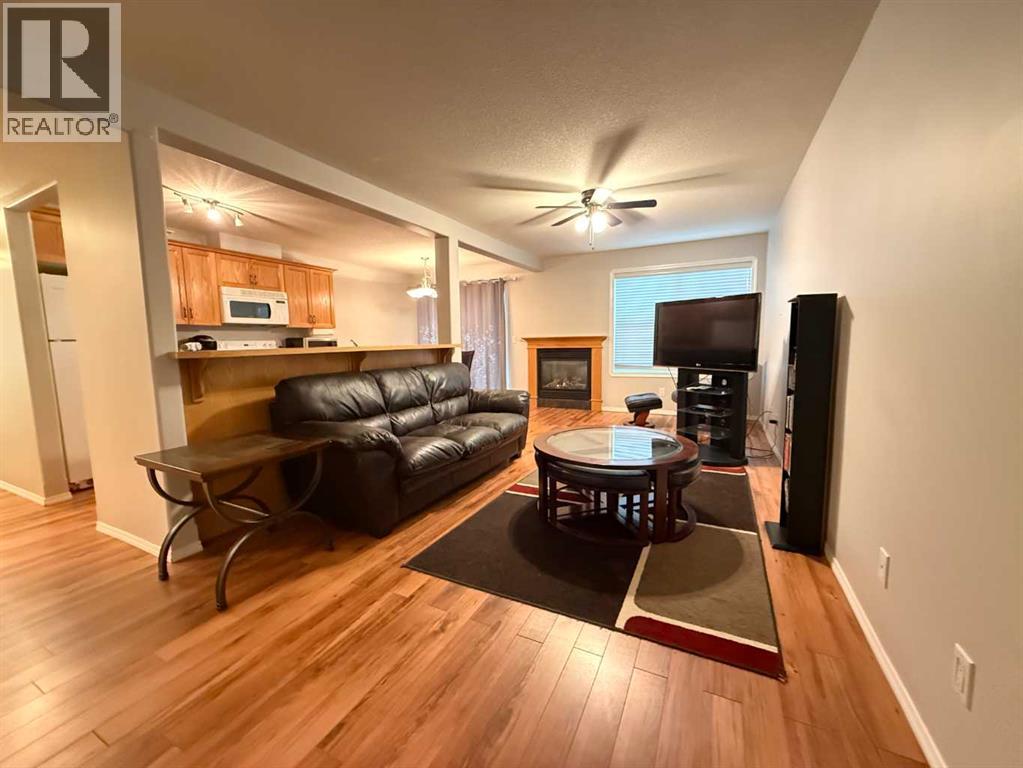 501 3 Street Property Photo 2