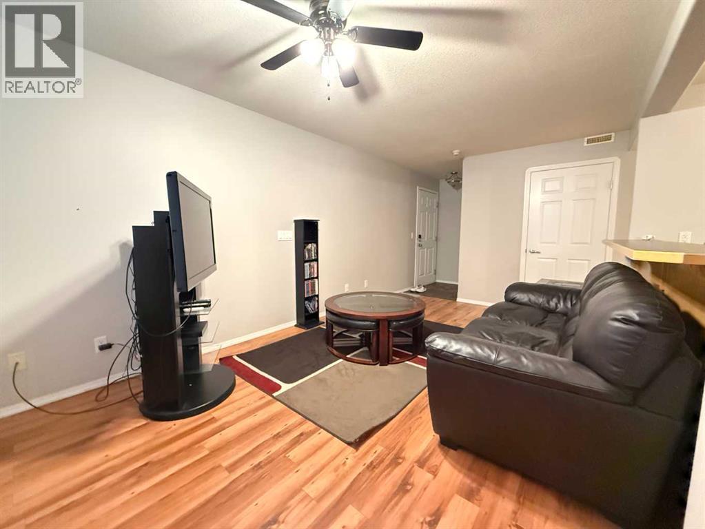 501 3 Street Property Photo 3