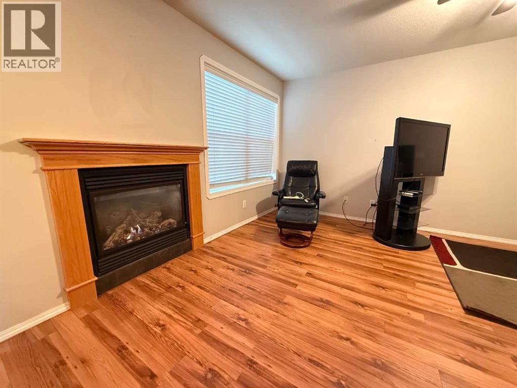 501 3 Street Property Photo 4