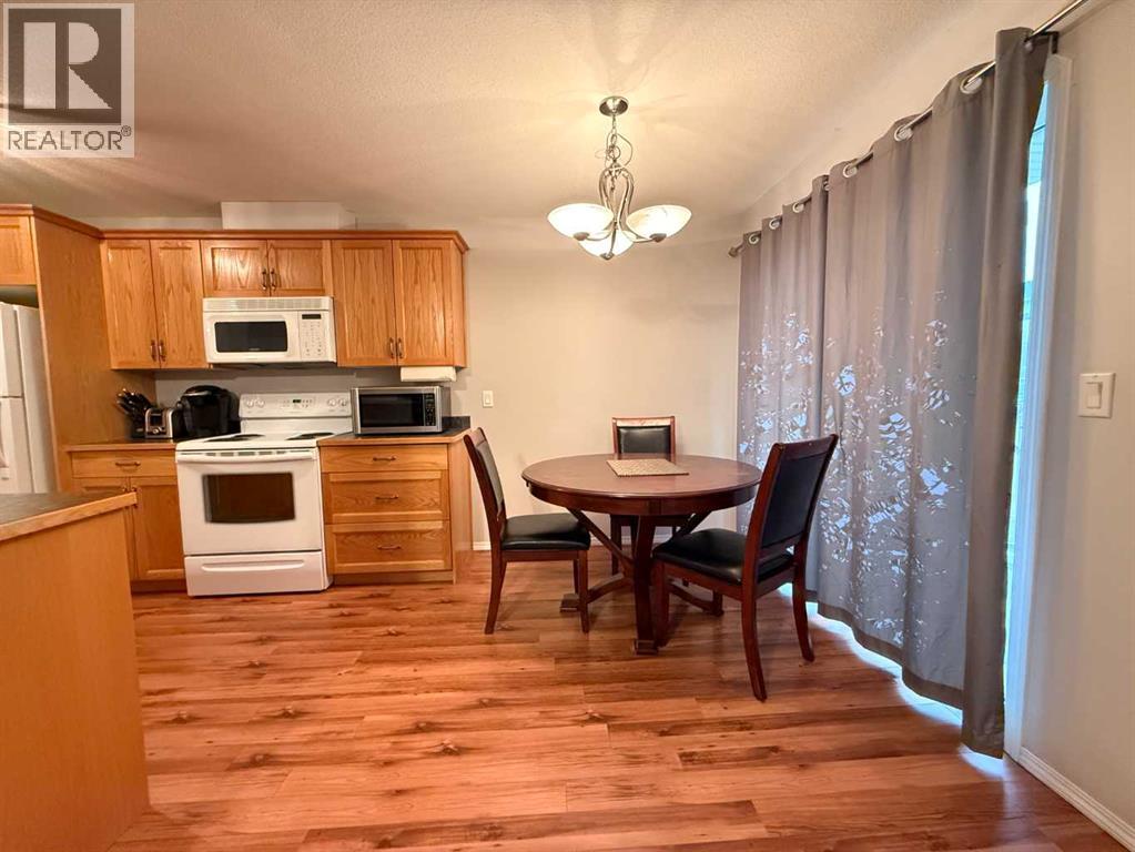 501 3 Street Property Photo 5