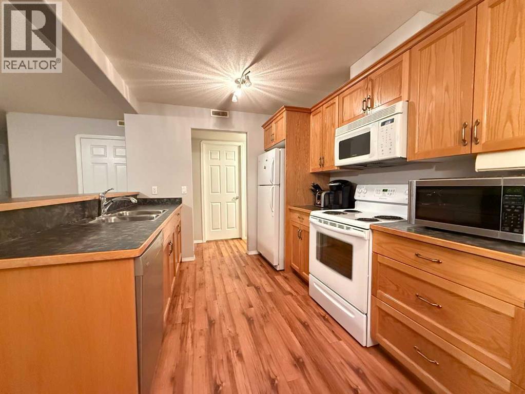 501 3 Street Property Photo 6