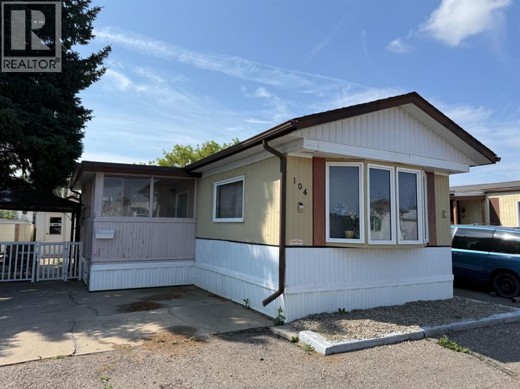 1410 43 Street South Property Photo 2