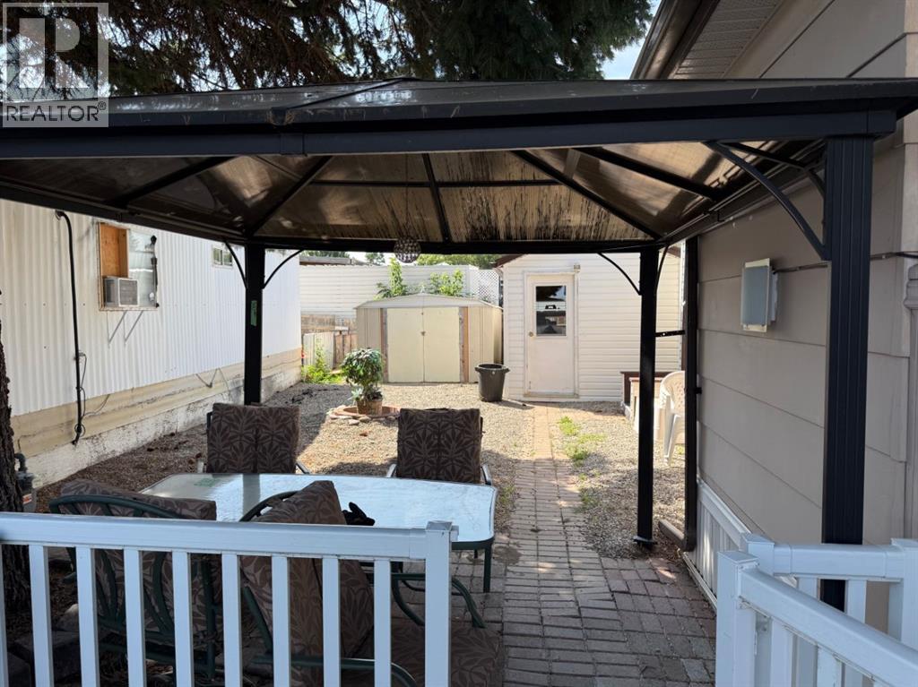 1410 43 Street South Property Photo 4