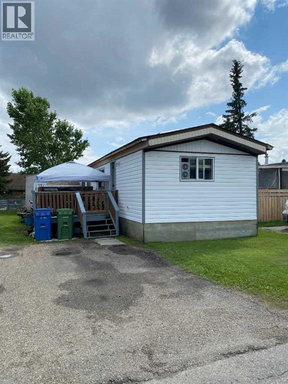 5344 76 Street Property Photo 1