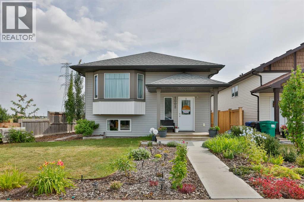 1002 Alice Birch Point N Property Photo 1