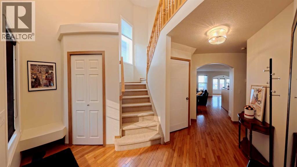 210 Panamount Hill Nw Property Photo 5