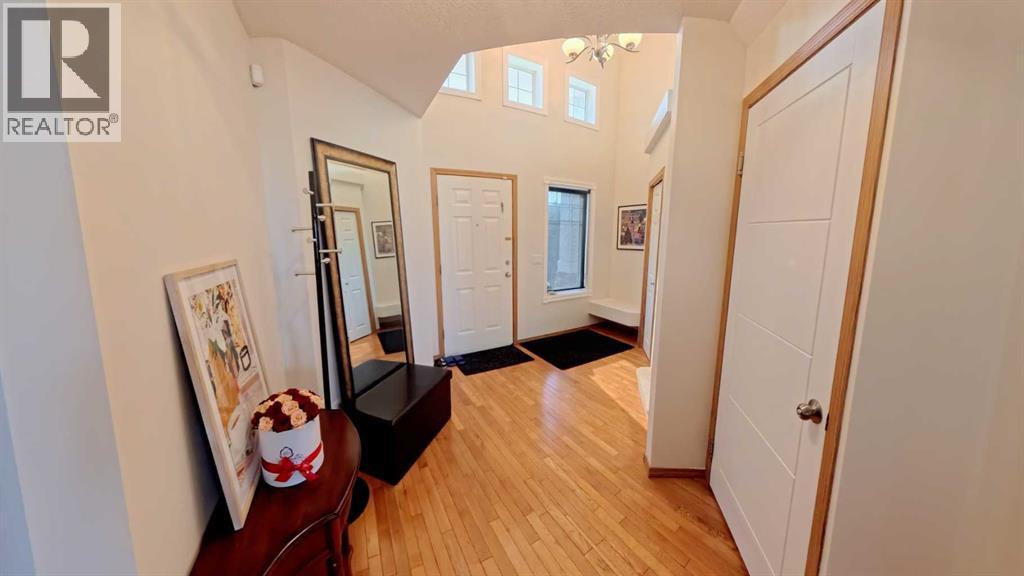 210 Panamount Hill Nw Property Photo 6