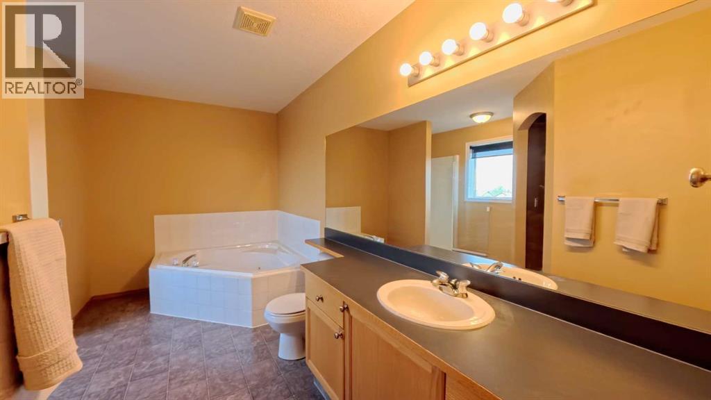 210 Panamount Hill Nw Property Photo 22