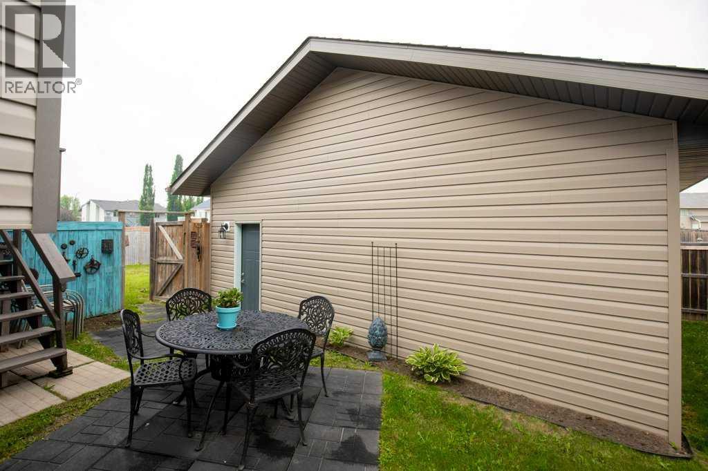 10 Hansen Close Property Photo 8