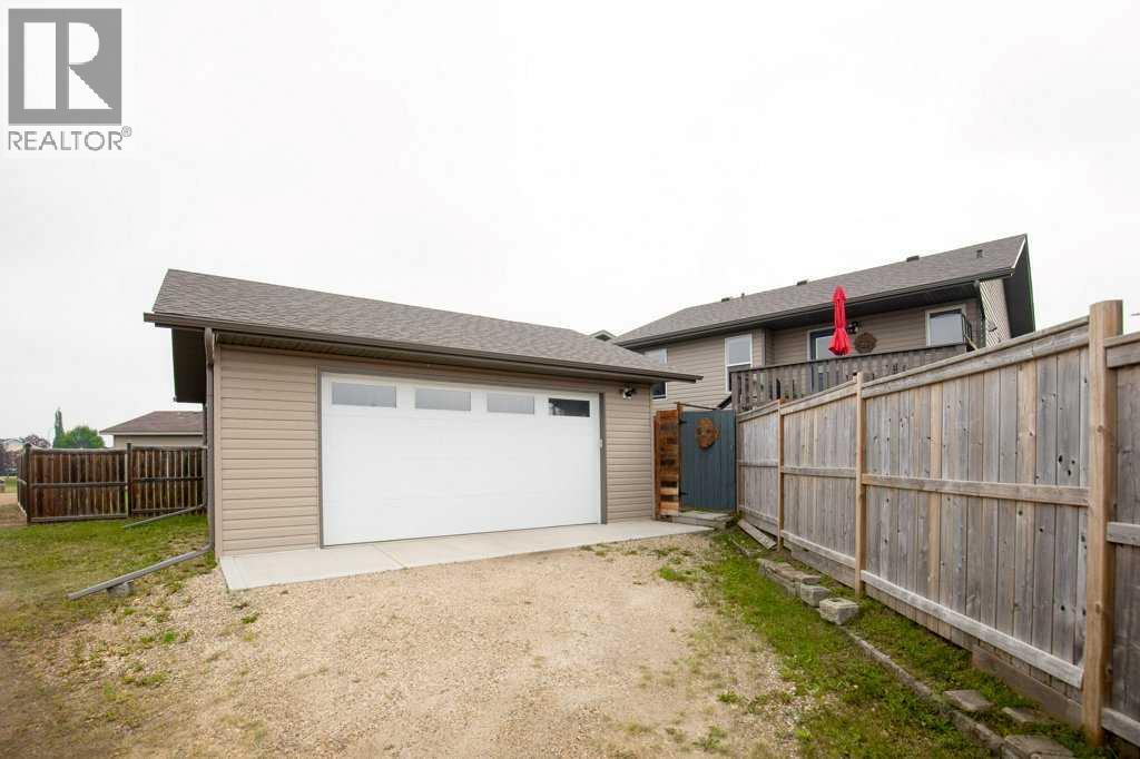 10 Hansen Close Property Photo 12