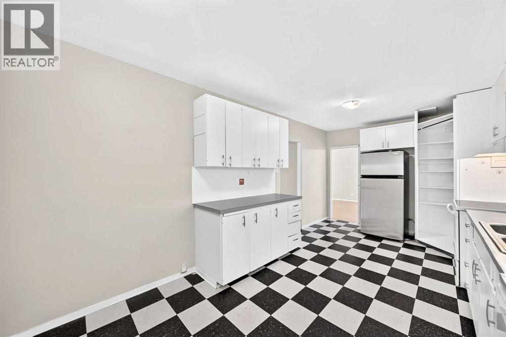 1735 38 Avenue Sw Property Photo 11