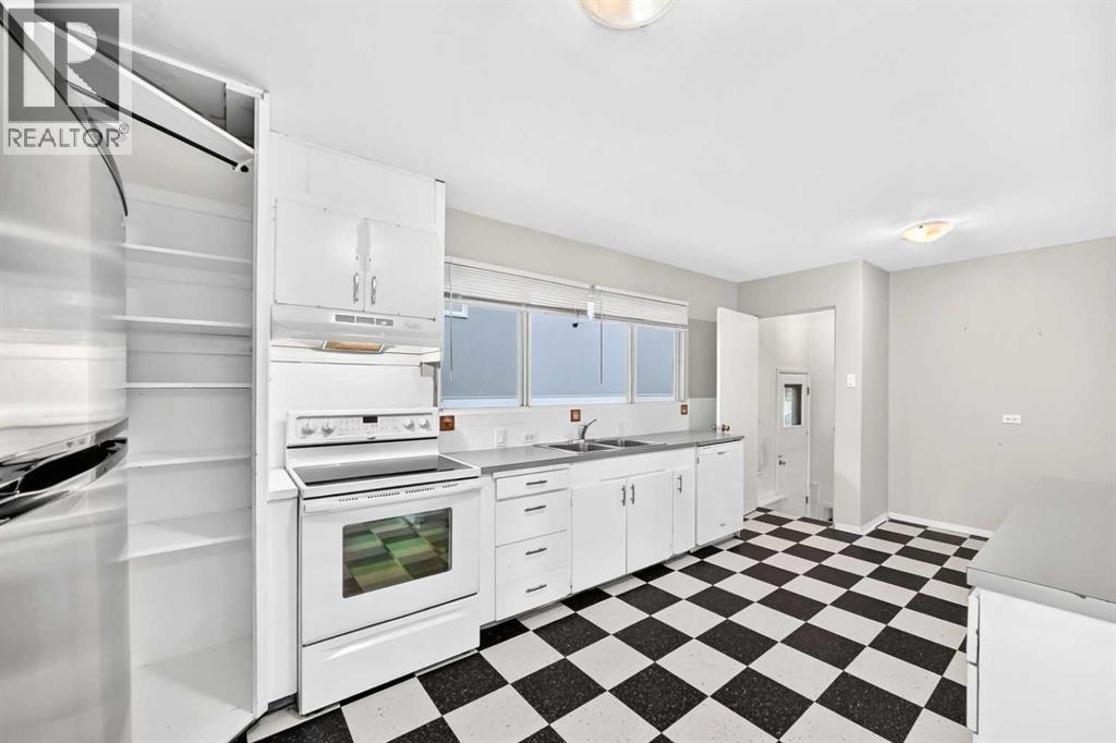 1735 38 Avenue Sw Property Photo 13