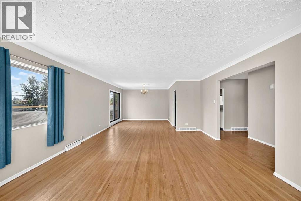 1735 38 Avenue Sw Property Photo 16