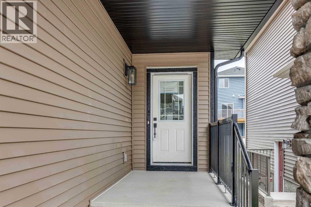 1030 Bayview Crescent Sw Property Photo 4