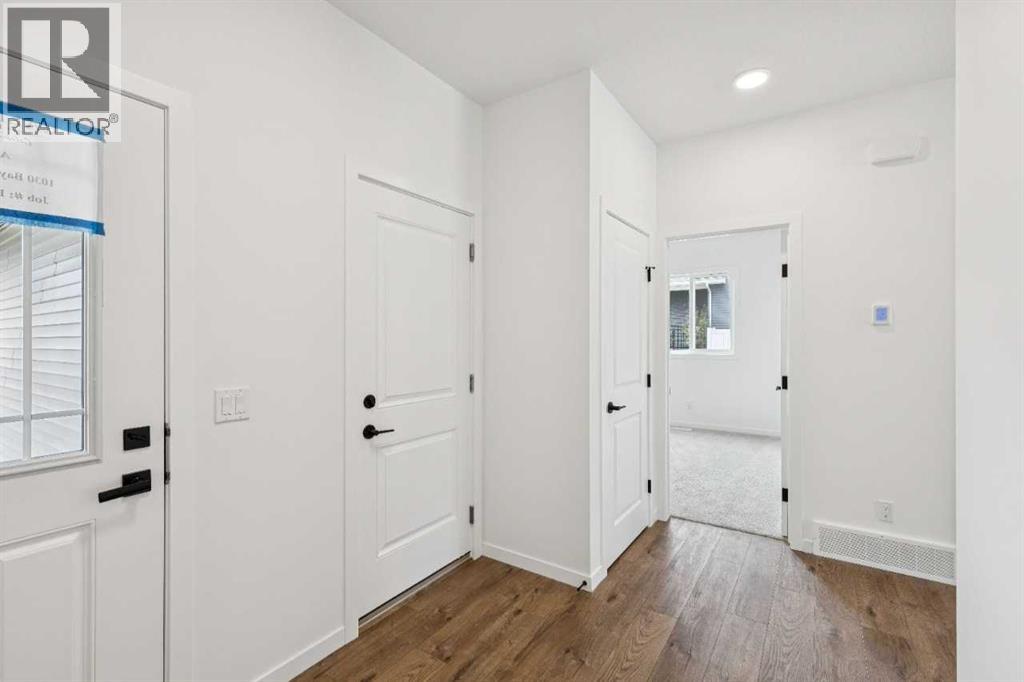 1030 Bayview Crescent Sw Property Photo 6