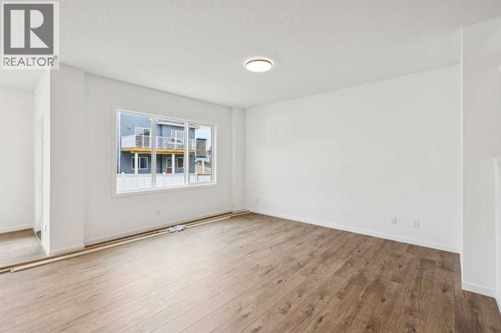 1030 Bayview Crescent Sw Property Photo 9
