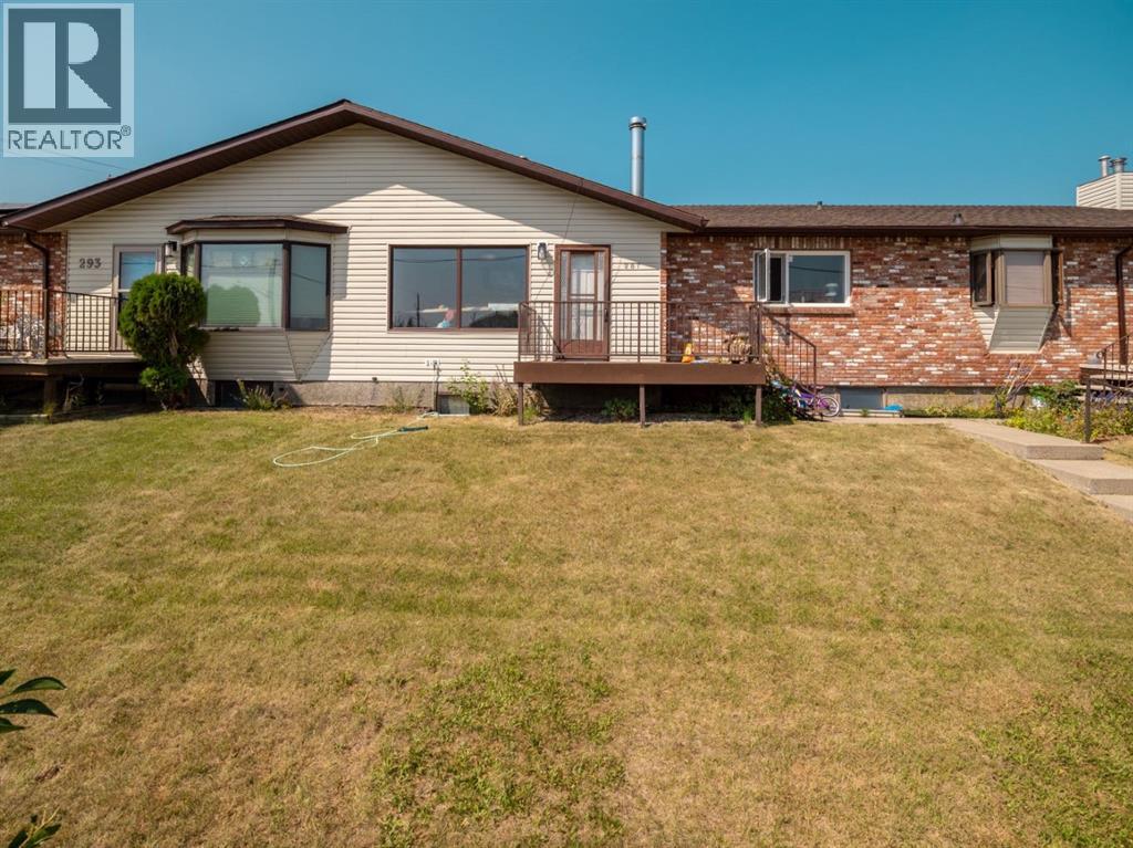 287 2 Avenue W Property Photo 1