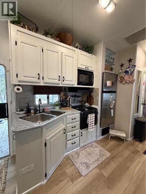 16 Timber Circle Property Photo 23