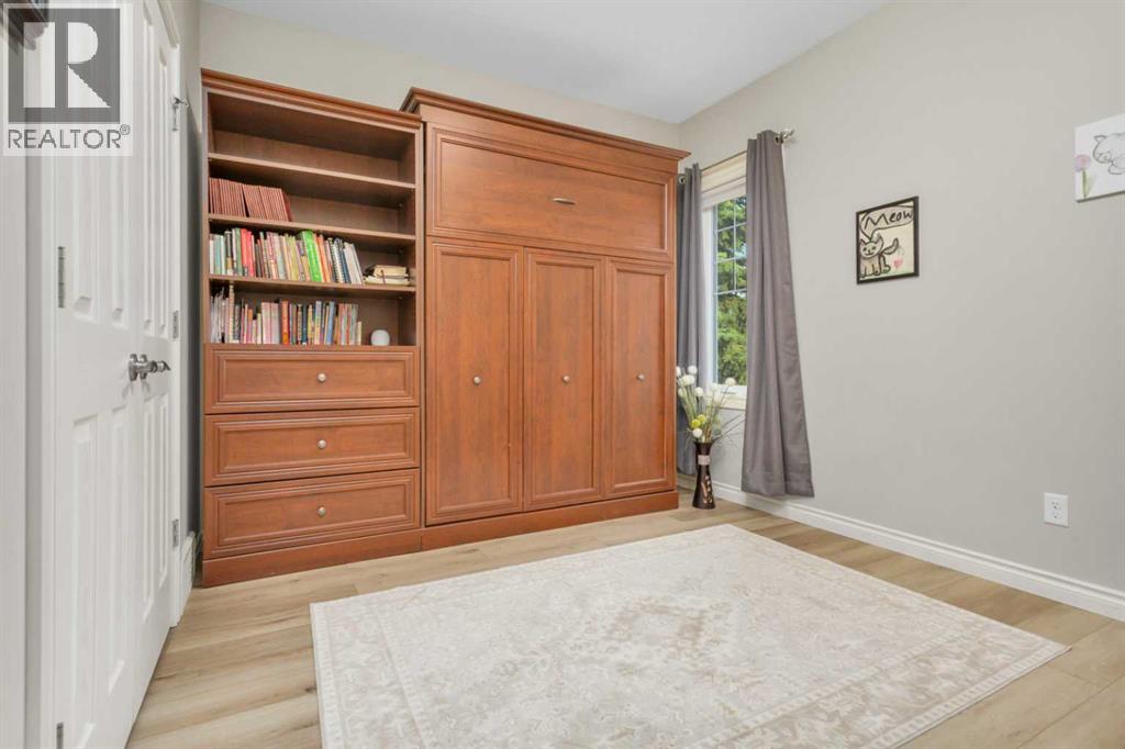 7001 52 Street Property Photo 16